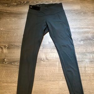 Crop and roll leggings by ADAY